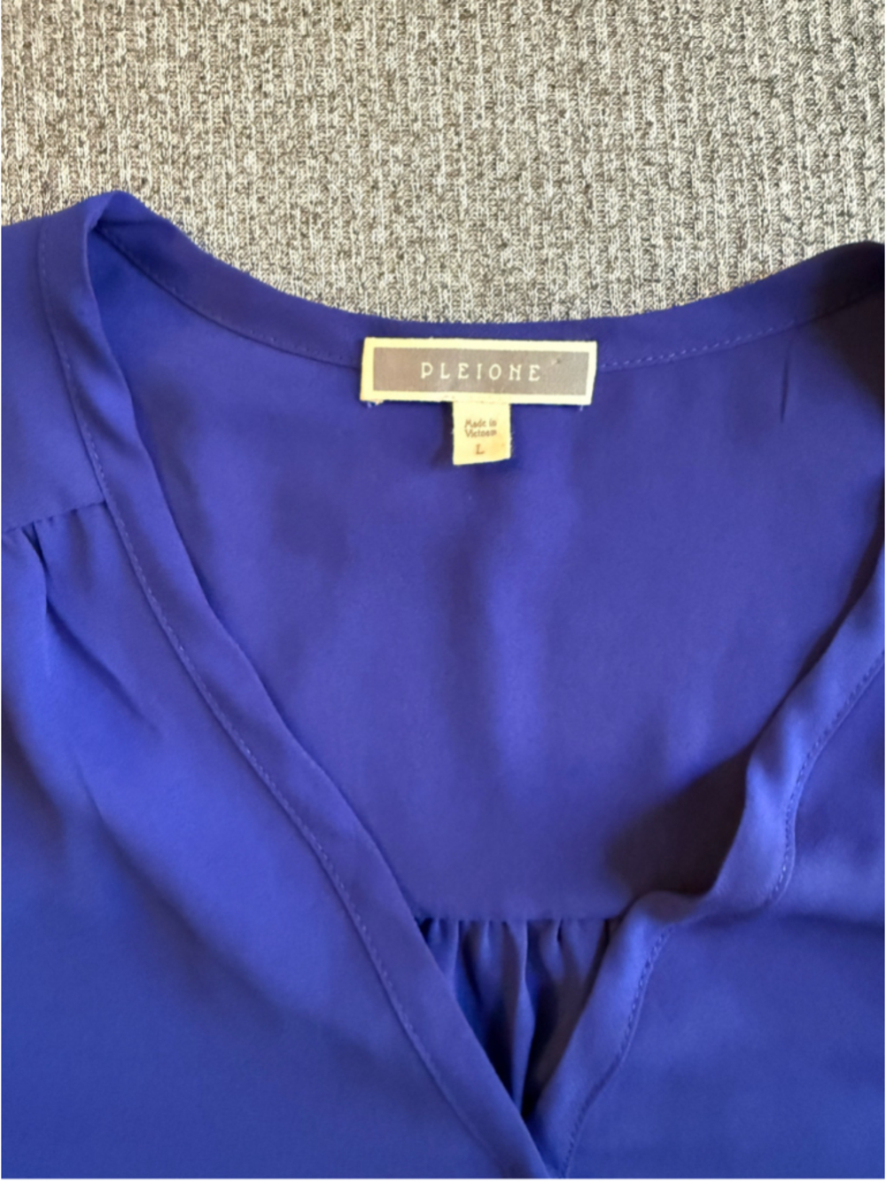 Women's Pleione Blouse Size L Blue Long Sleeve V-Neck Top